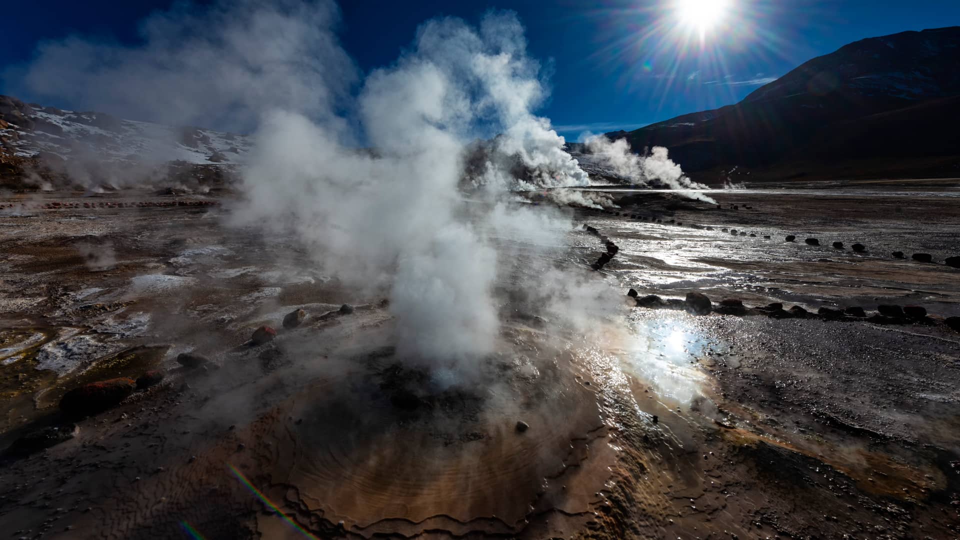 Zona volcánica de El Tatio en la que se pueden apreciar la actividad de géisers lo que puede ser aprovechado en la energía geotérmica
