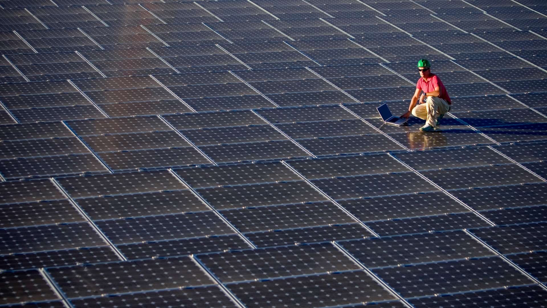 Subvenciones placas solares: en qué consisten y cómo conseguirlas